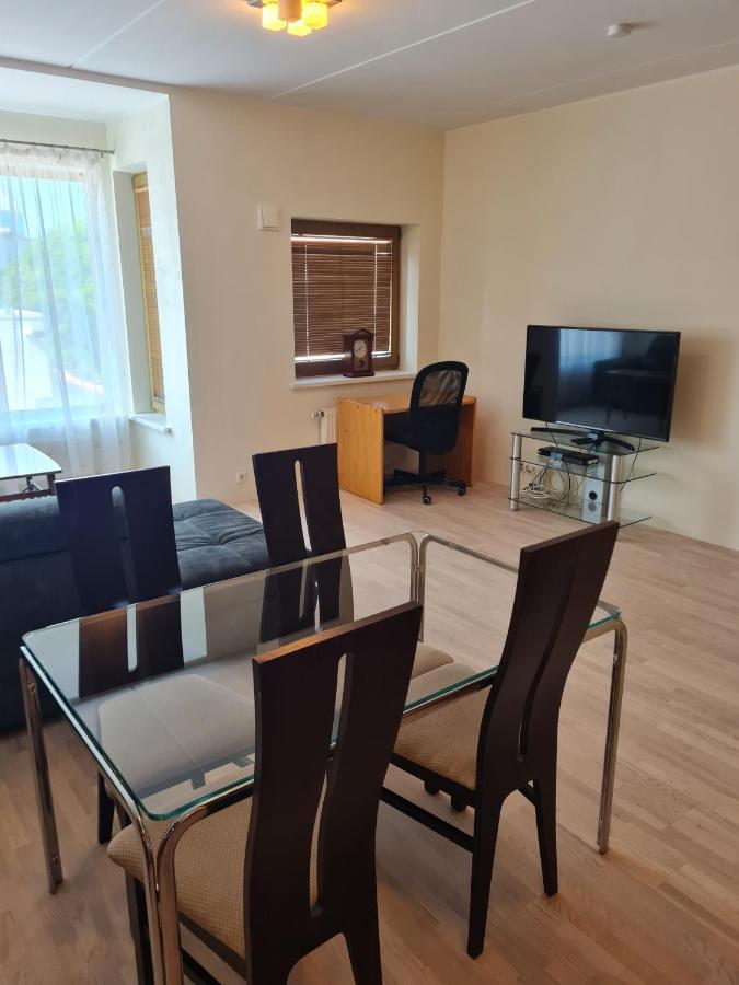 Cozy One Bedroom Apartment In City Center Tallinn Kültér fotó